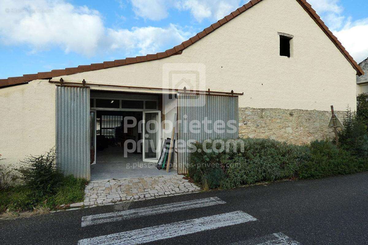 Maison à MERCUES