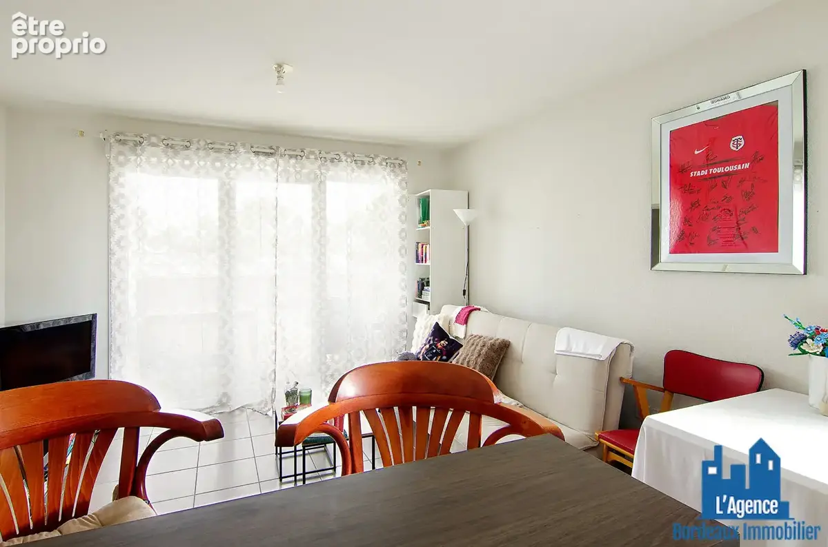 Exclusivité !!! bassens - secteur parc beauval - appartement type 2 de 39 m² avec  terrasse + 1 place de parking. michaël vigier - photo 3