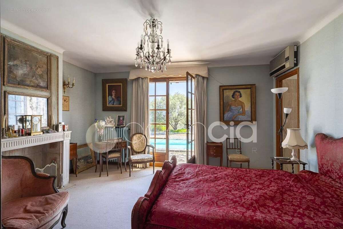 Maison à ROQUEFORT-LES-PINS