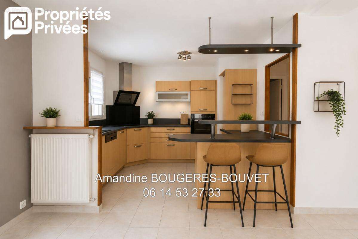 35500 vitré- 5 chambres- 319 500 euros hai- proches commerces a pied- grand garage- panneaux solaire couvrant la consommation an - photo 2