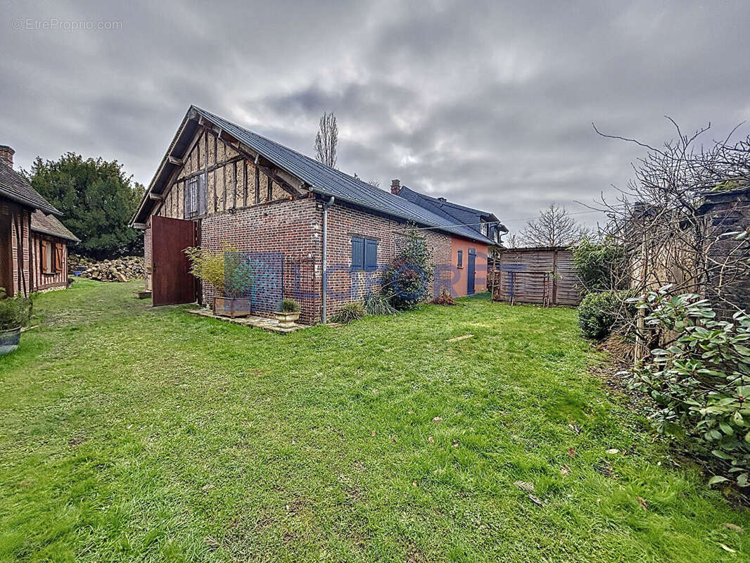 Maison à SAINT-OUEN-D'ATTEZ