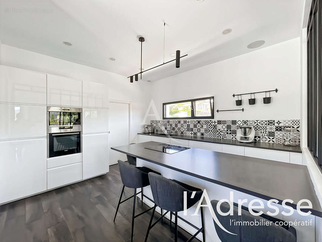 Maison La Destrousse - 5 pièces - 165m2 - photo 6