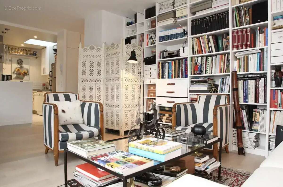 Appartement à PARIS-17E
