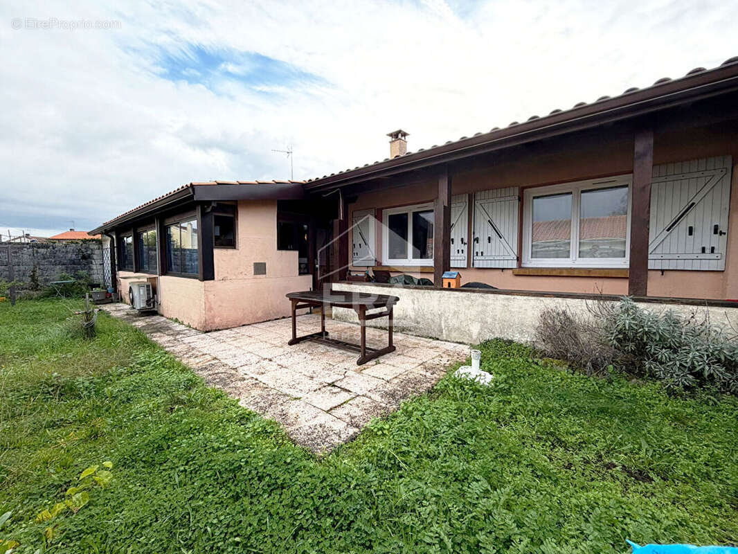 Maison à VILLENAVE-D&#039;ORNON