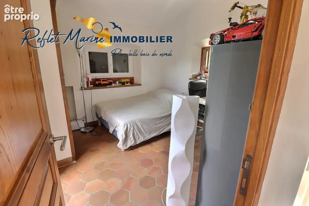 À  LA CIOTAT, charmante Villa T5 de 145 m2 avec studio indépendant et piscine - photo 12