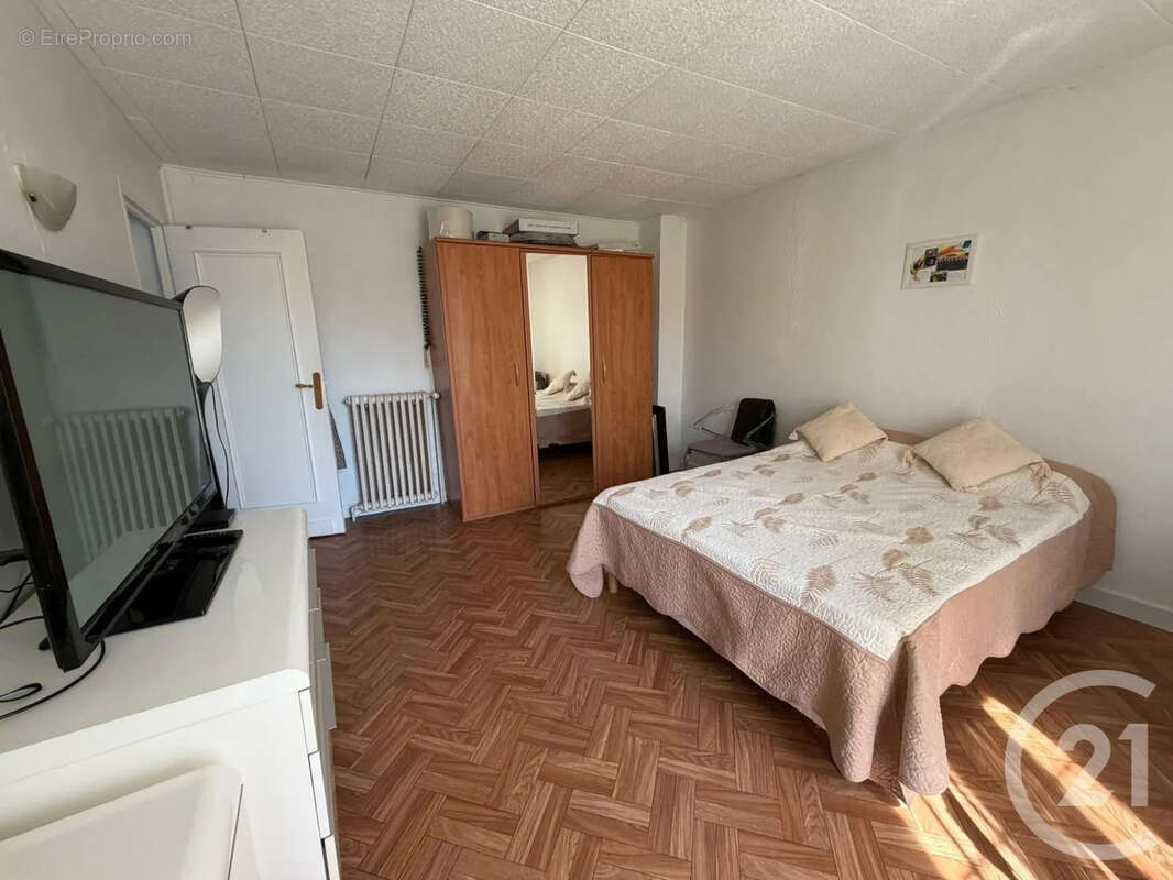 Maison 178 m² à Saint-Mesmes  - photo 8