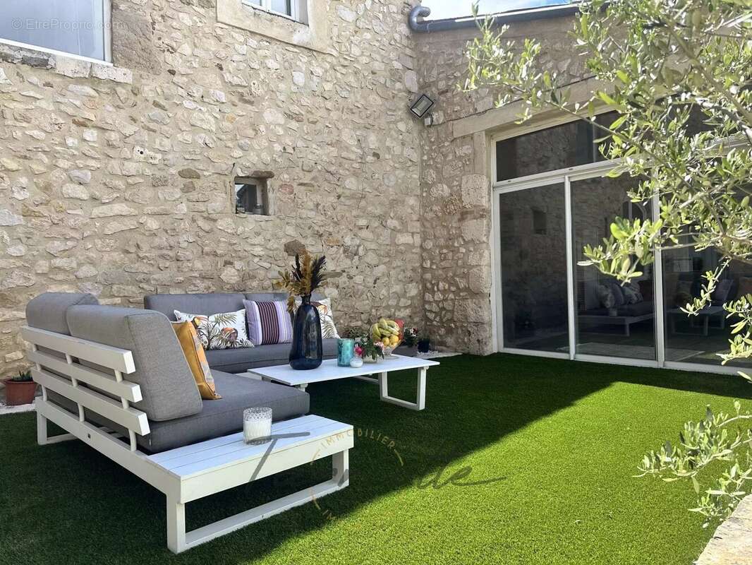 Maison à MONTELIMAR