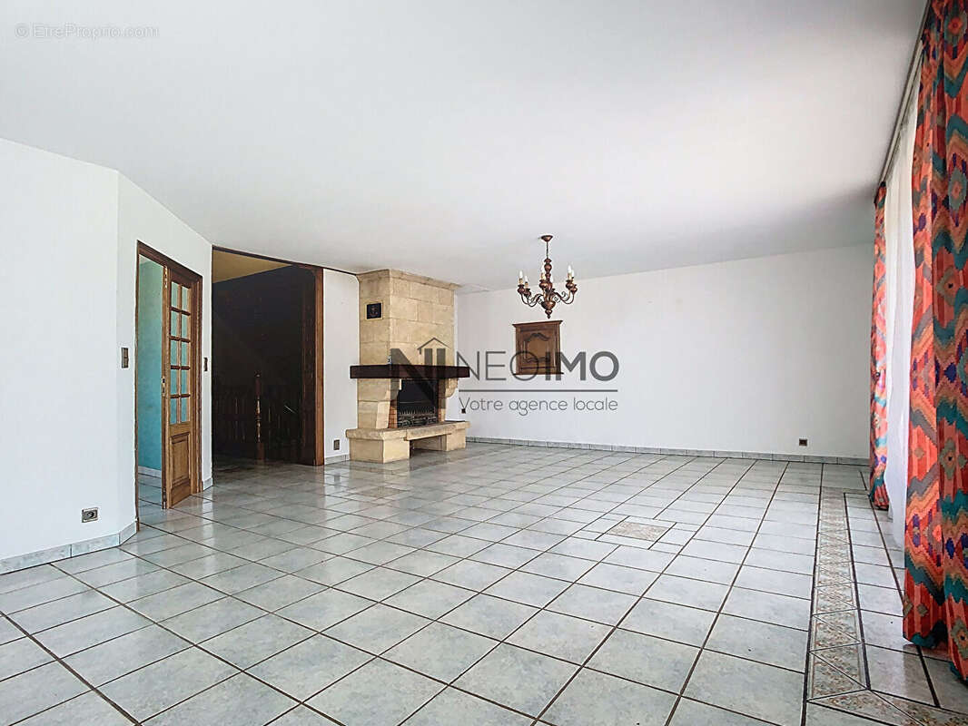 Maison à DOMBASLE-EN-XAINTOIS