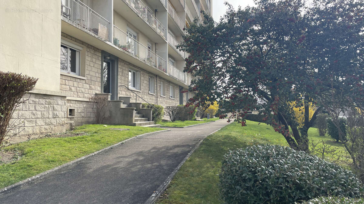 Appartement à SAINT-ANDRE-LES-VERGERS