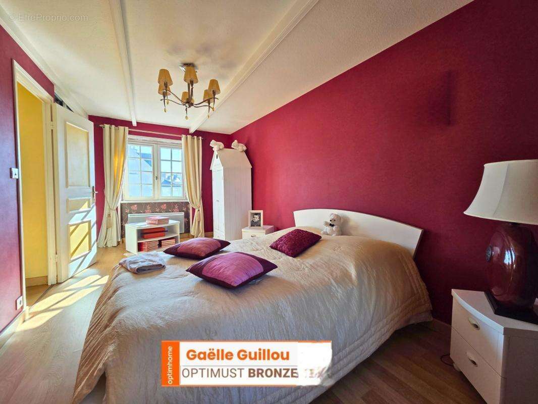 Maison en pierre de 118m² - 6 pièces  ILE DE BATZ - photo 3