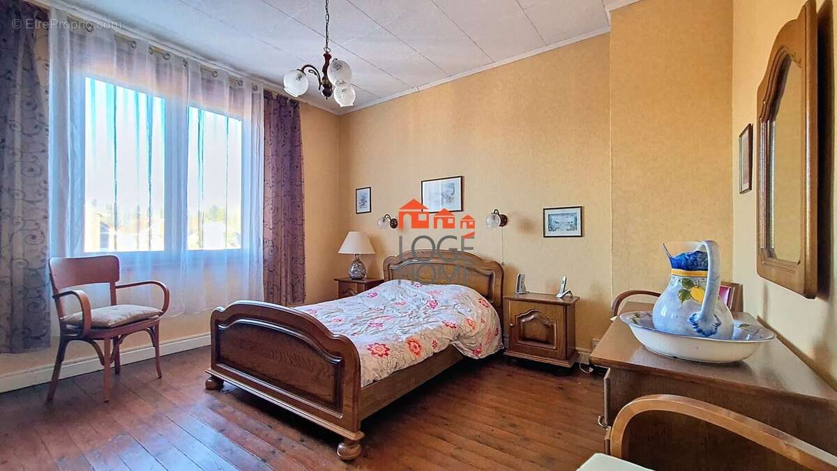 Chambre 1 - Maison à COURCELLES-LES-LENS