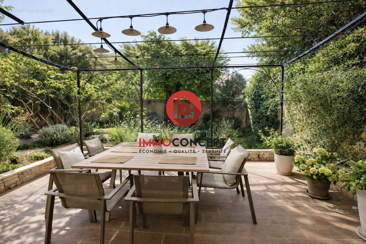 Maison à LES ANGLES