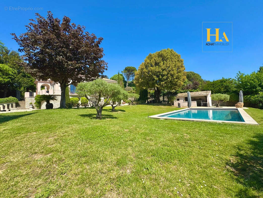 Maison à MONTELIMAR