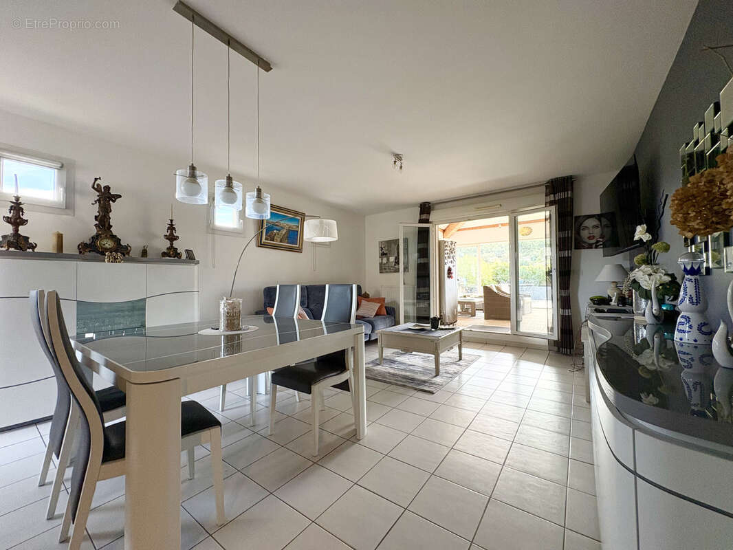 Appartement à SIX-FOURS-LES-PLAGES