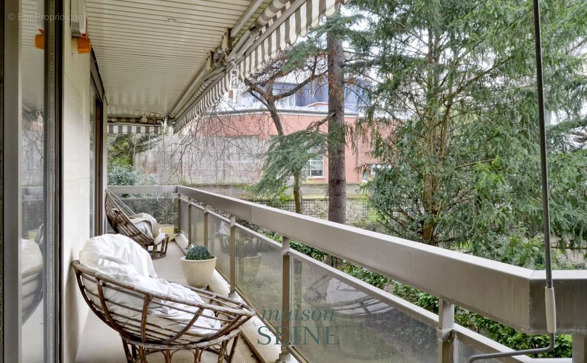Appartement à NEUILLY-SUR-SEINE