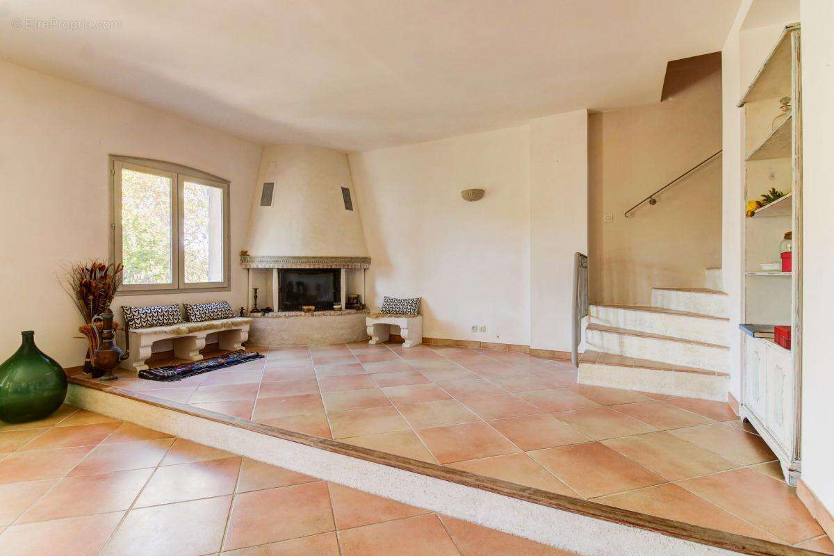 Maison à SAINT-MARTIN-DU-VAR