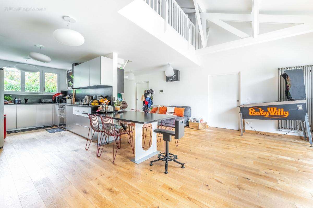 Maison à LA CELLE-SAINT-CLOUD