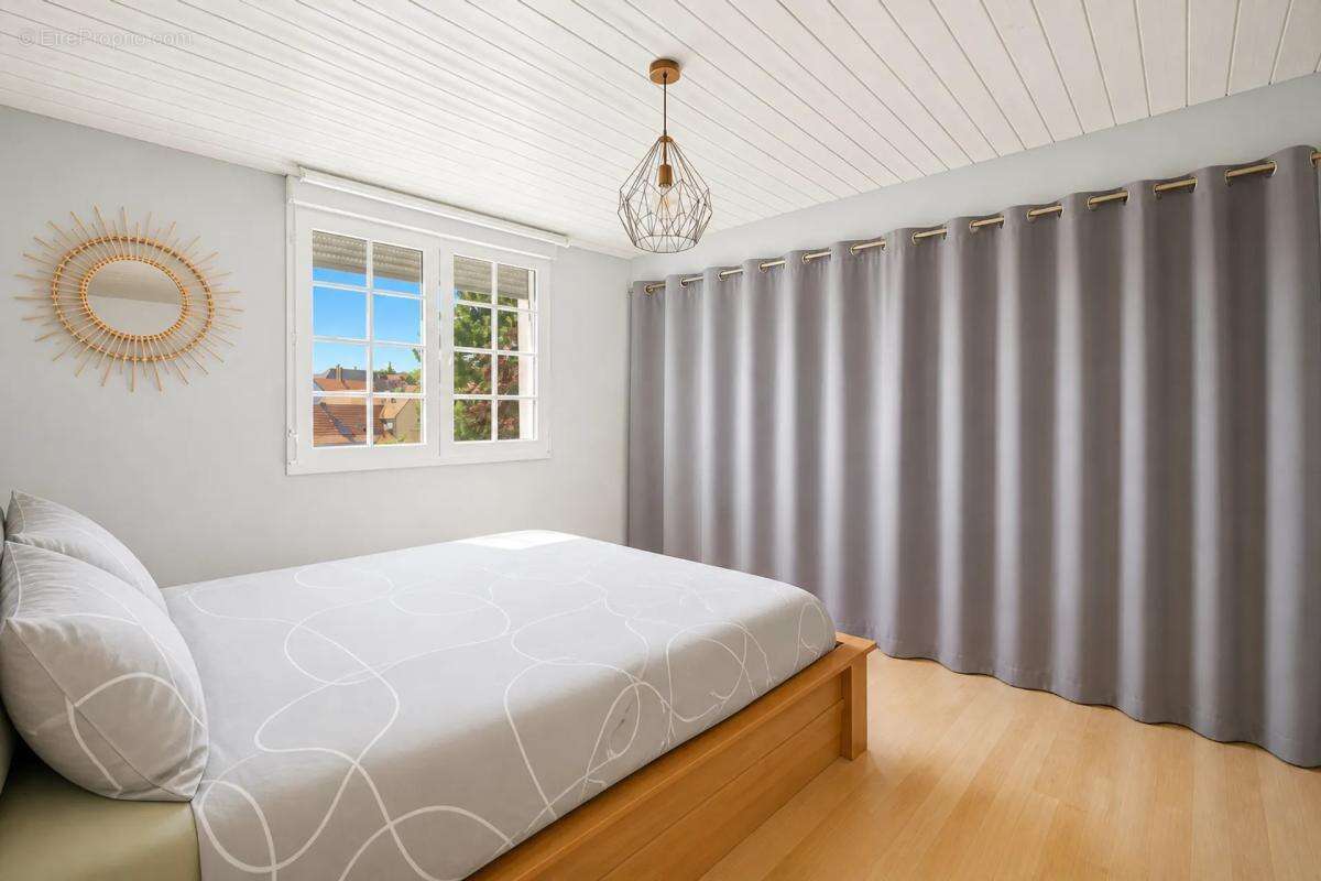 Propriété familiale de 185 m² avec piscine, sans vis-à-vis - photo 11
