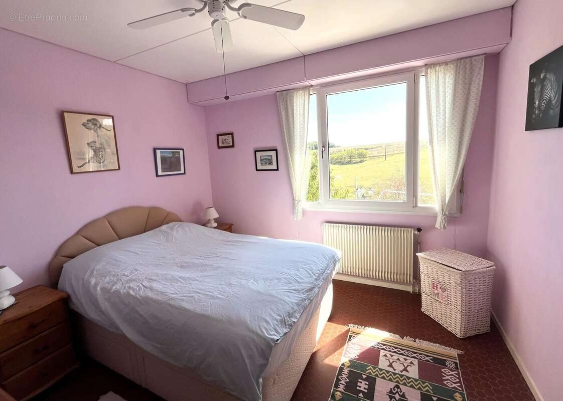 Maison à SALLES-LAVALETTE