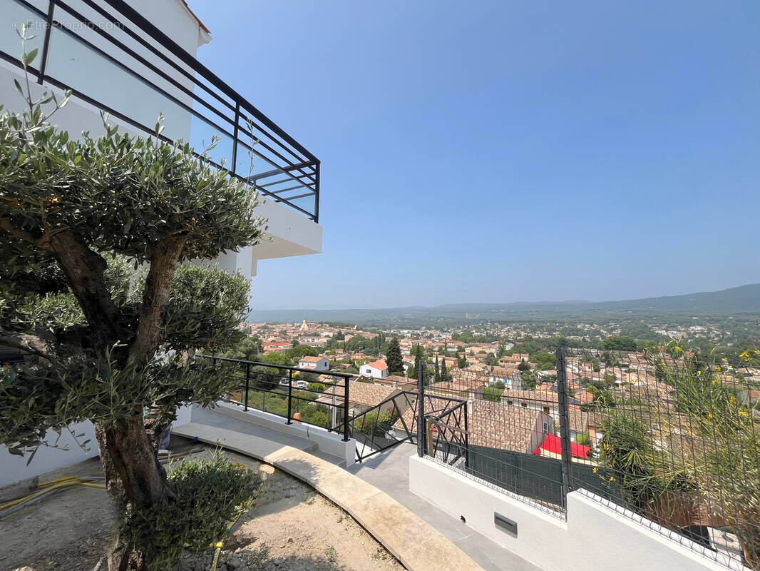 Appartement à LE BEAUSSET