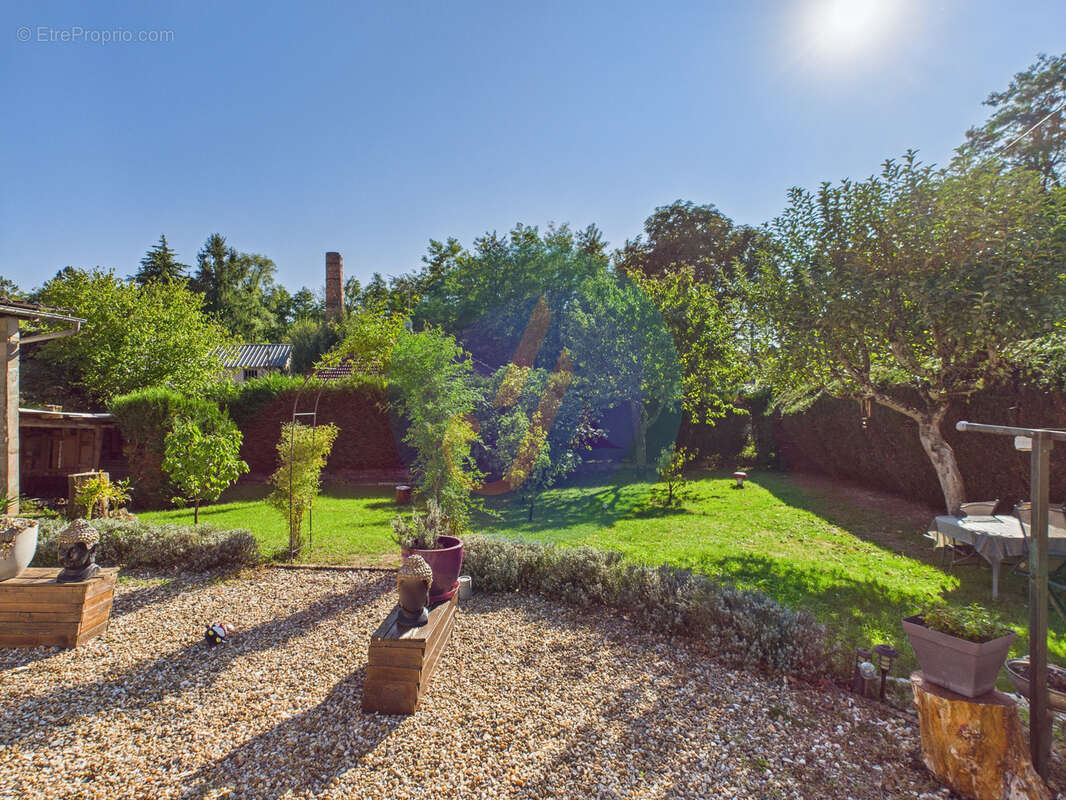 Maison à SAINT-AMAND-EN-PUISAYE