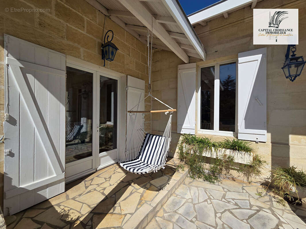 Maison à VILLENAVE-D'ORNON