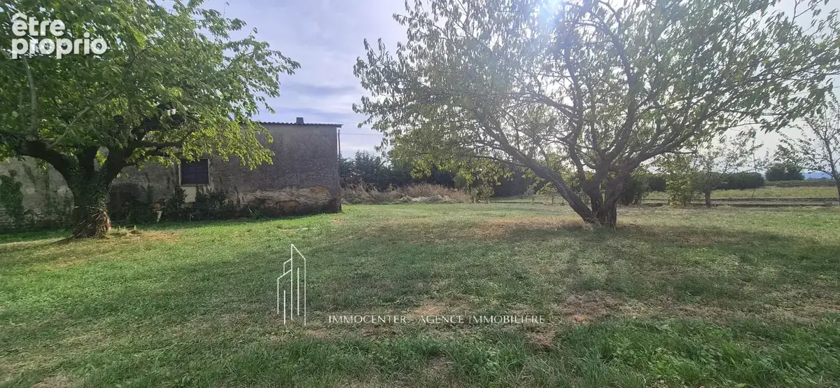 Ferme de caractère à rénover 400 m2 sur 2 850 m2 de terrain. IMMOCENTER BOURG DE PEAGE - photo 9