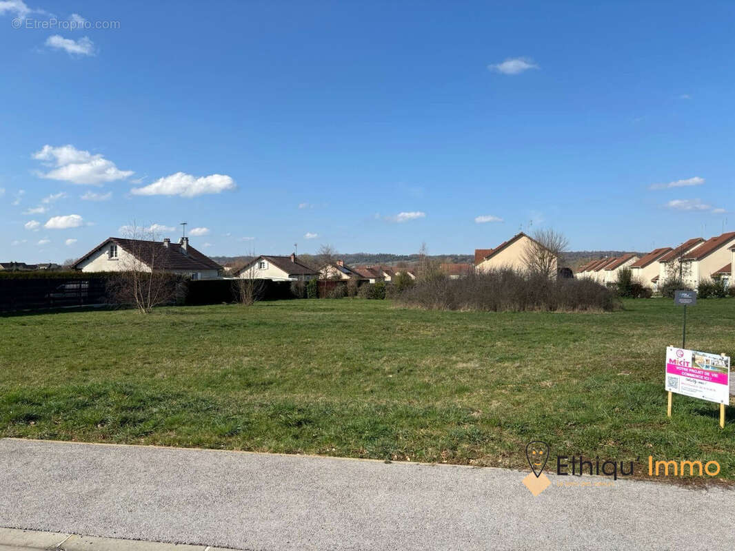 Terrain à VILLIERS-LE-SEC