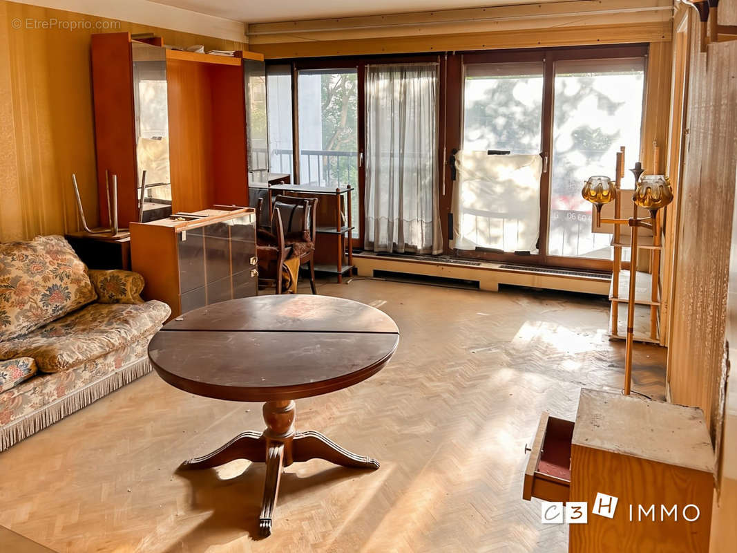 Appartement à PARIS-16E