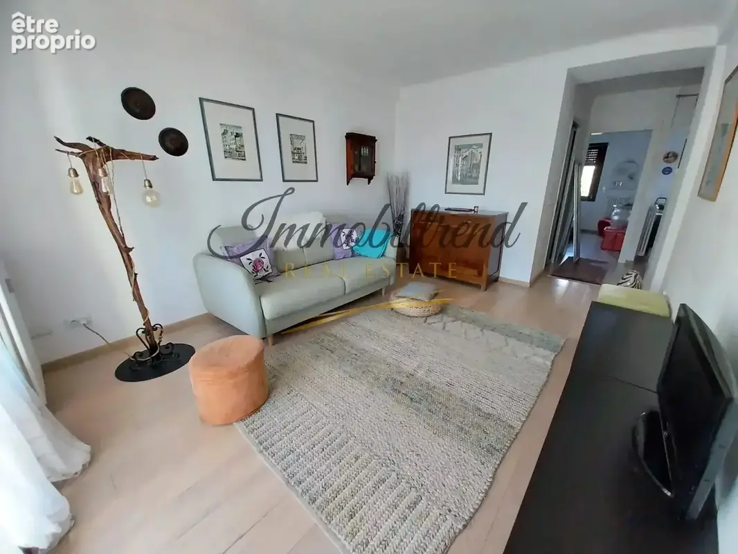 EXCLUSIVITE' !! - ROQUEBRUNE PLATEAU DU CAP MARTIN - Spacieux deux pièces traversant avec balcon, loggia, et cave - photo 2