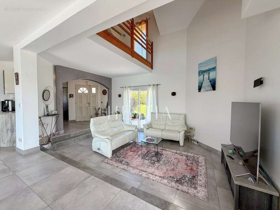 Maison à SAINT-MARTIN-BELLEVUE