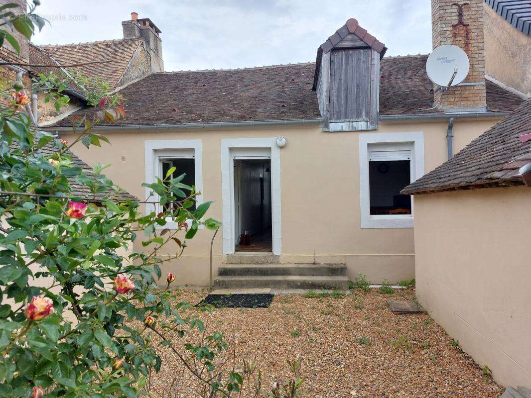 Maison à BONNETABLE