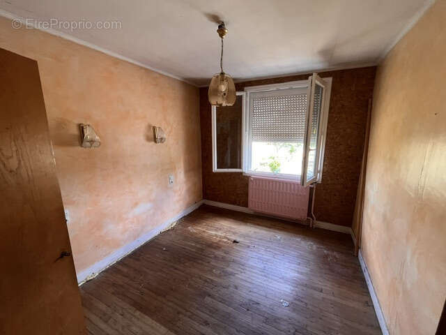 Maison  - 2 chambres - garage - photo 3