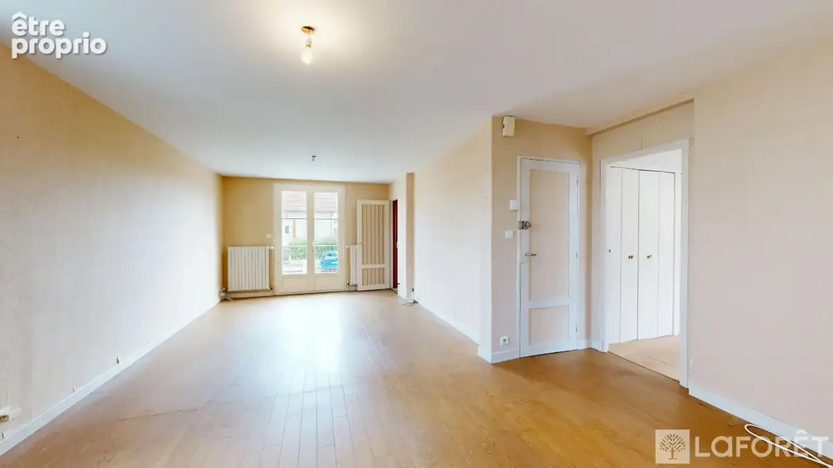 Maison 5 pièces à YZEURE - photo 3