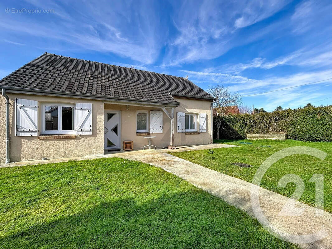 Maison à BEZALLES