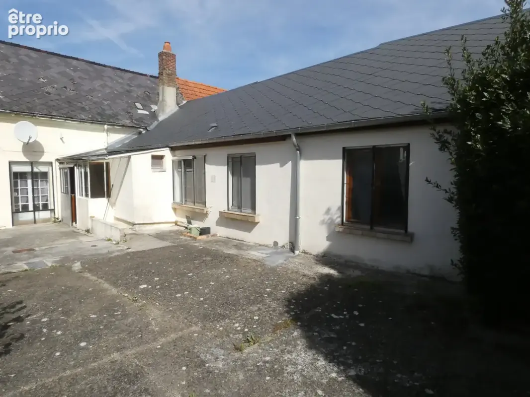 À Vendre : Maison de Caractère avec Jardin et Dépendances à Crépy (02) - photo 2