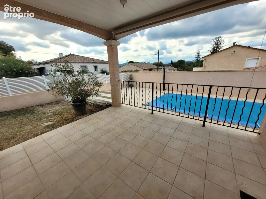 Maison de plain-pied avec piscine - 4 pièces - 82 m² - photo 4