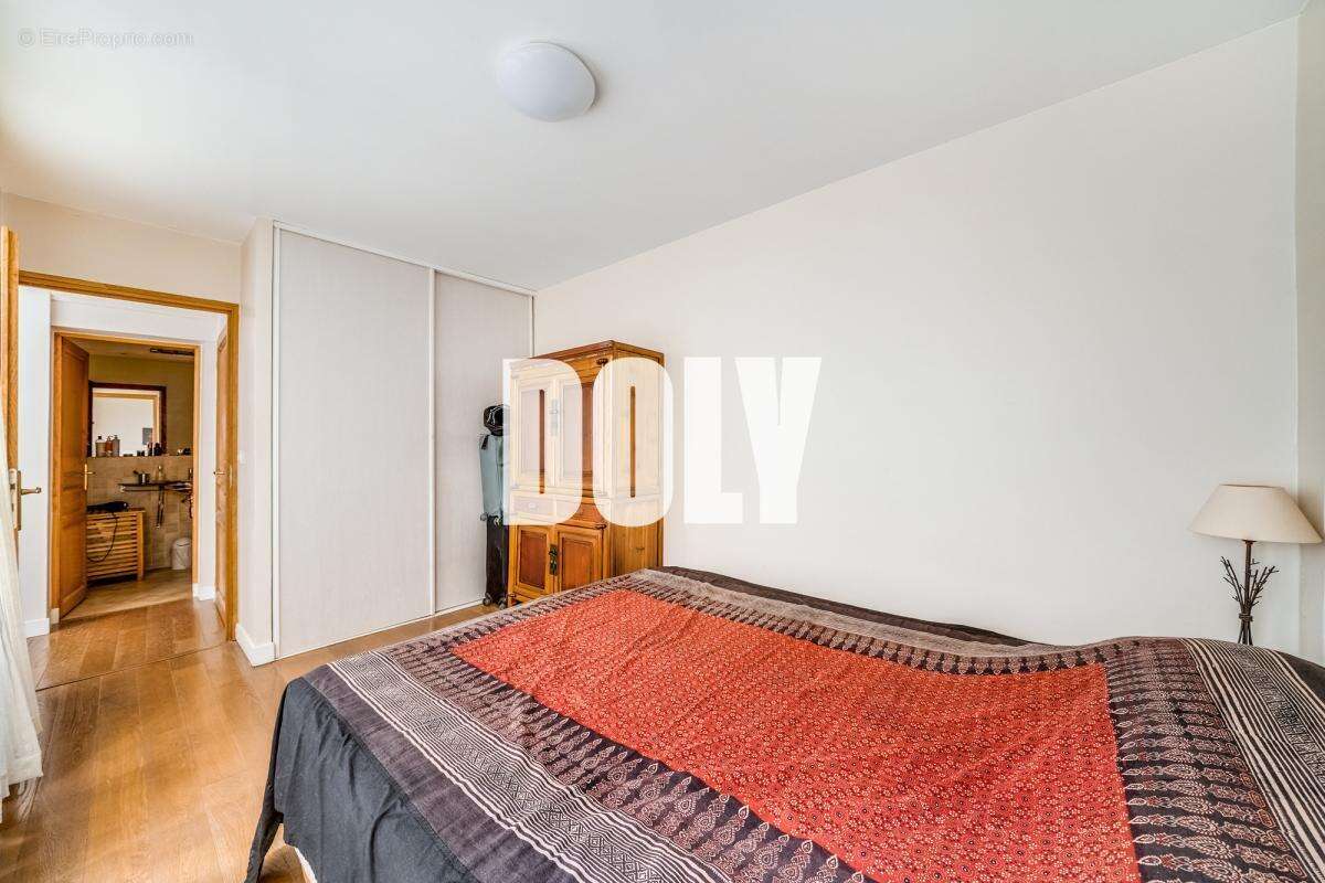 Appartement à PARIS-1E