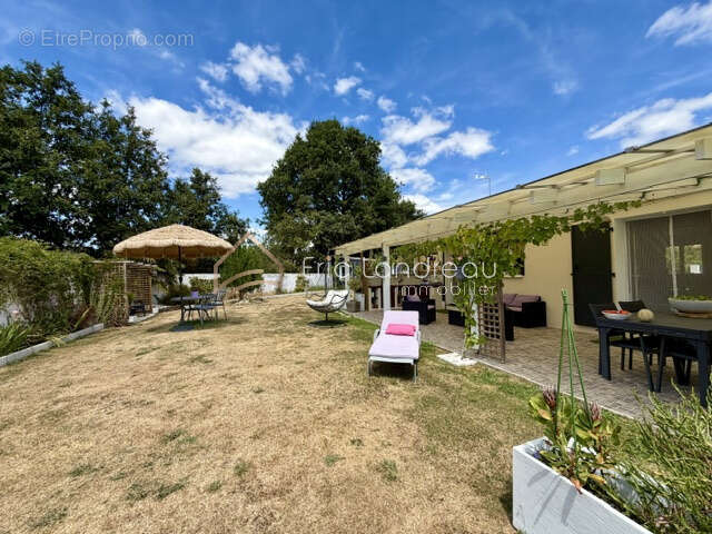 Maison 4 chambres 123 m2 avec piscine, dépandances et grand terrain - A découvrir ! - photo 4