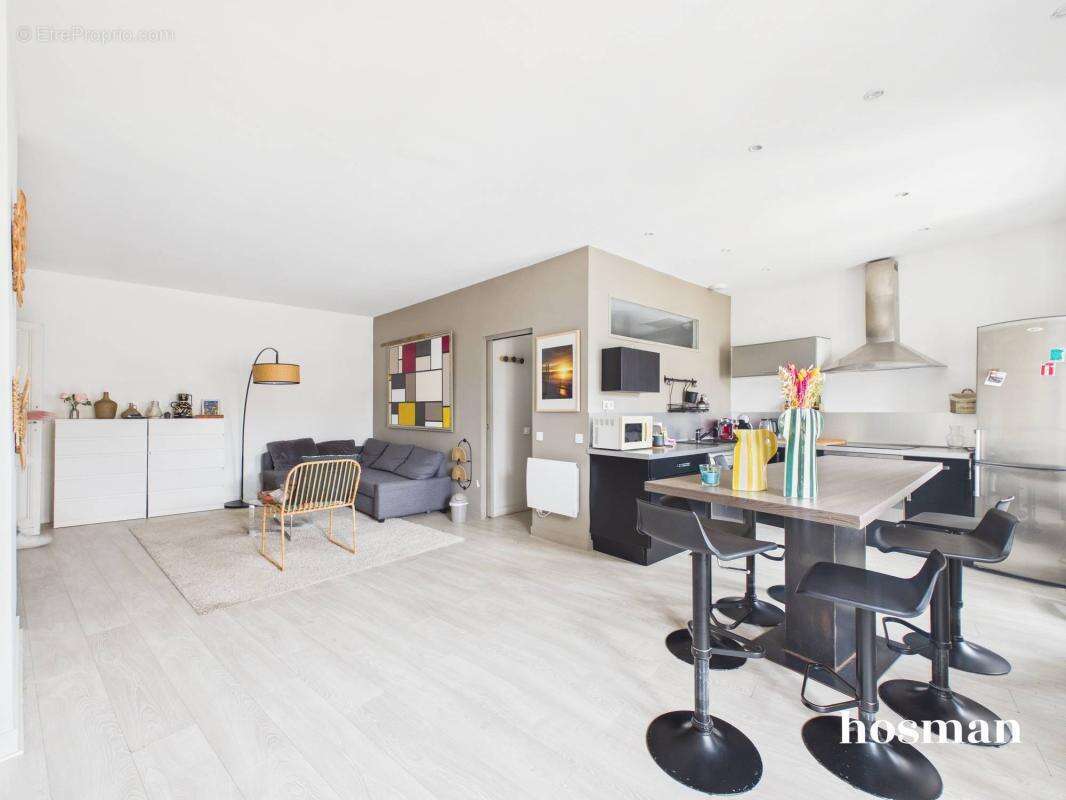 Superbe appartement T3 de 78 m² dans l'hypercentre de Bordeaux - Rue Paul Bert - photo 2
