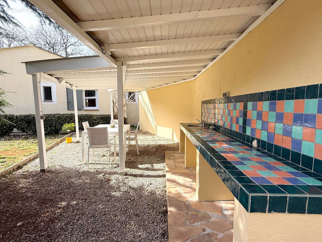 Maison à BAGNOLS-EN-FORET