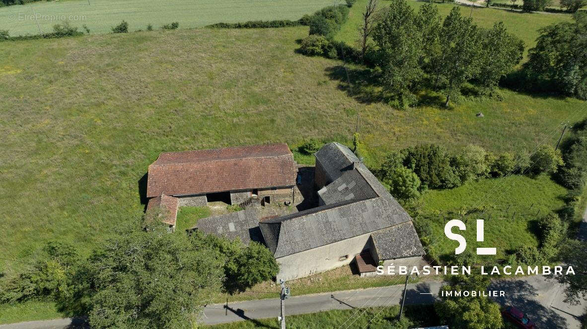 Maison à JOUQUEVIEL