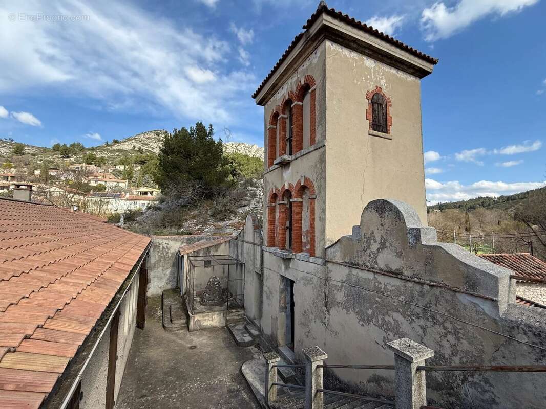 Maison à ROQUEVAIRE