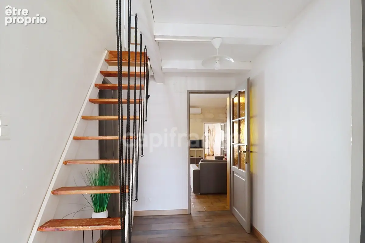 GARD (30) AIGUES−MORTES (30220) intra-muros A vendre appartement T4 ~97 m2, 4 chambres et terrasse de 8.5 m2 - photo 18