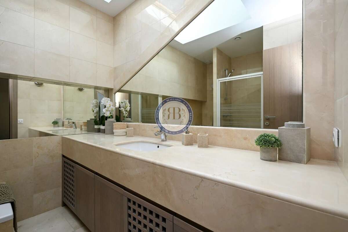 Maison à MOUGINS