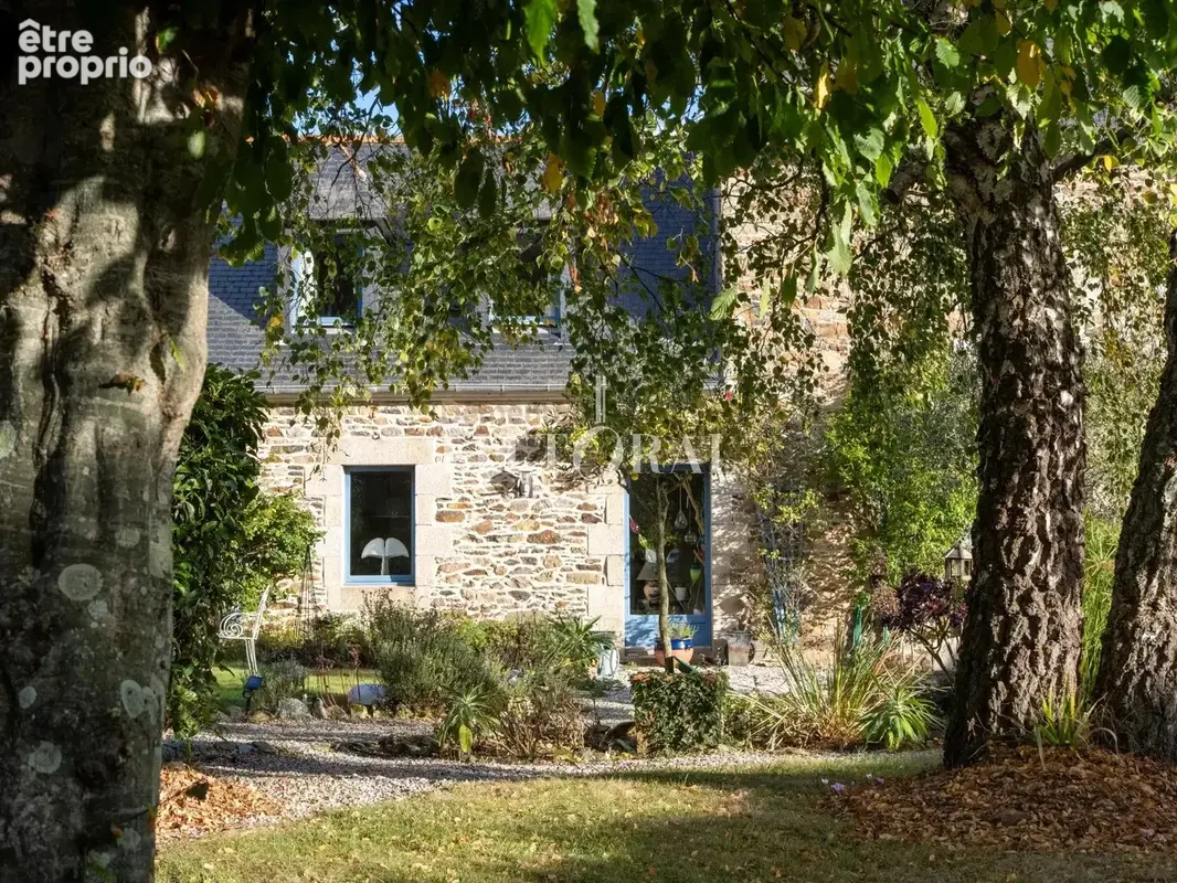 Ploubazlanec — Demeure en pierre rénovée, cinq suites, et la mer à un kilomètre - photo 4