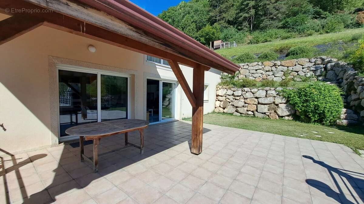 Maison à SAINT-GEORGES-DE-COMMIERS