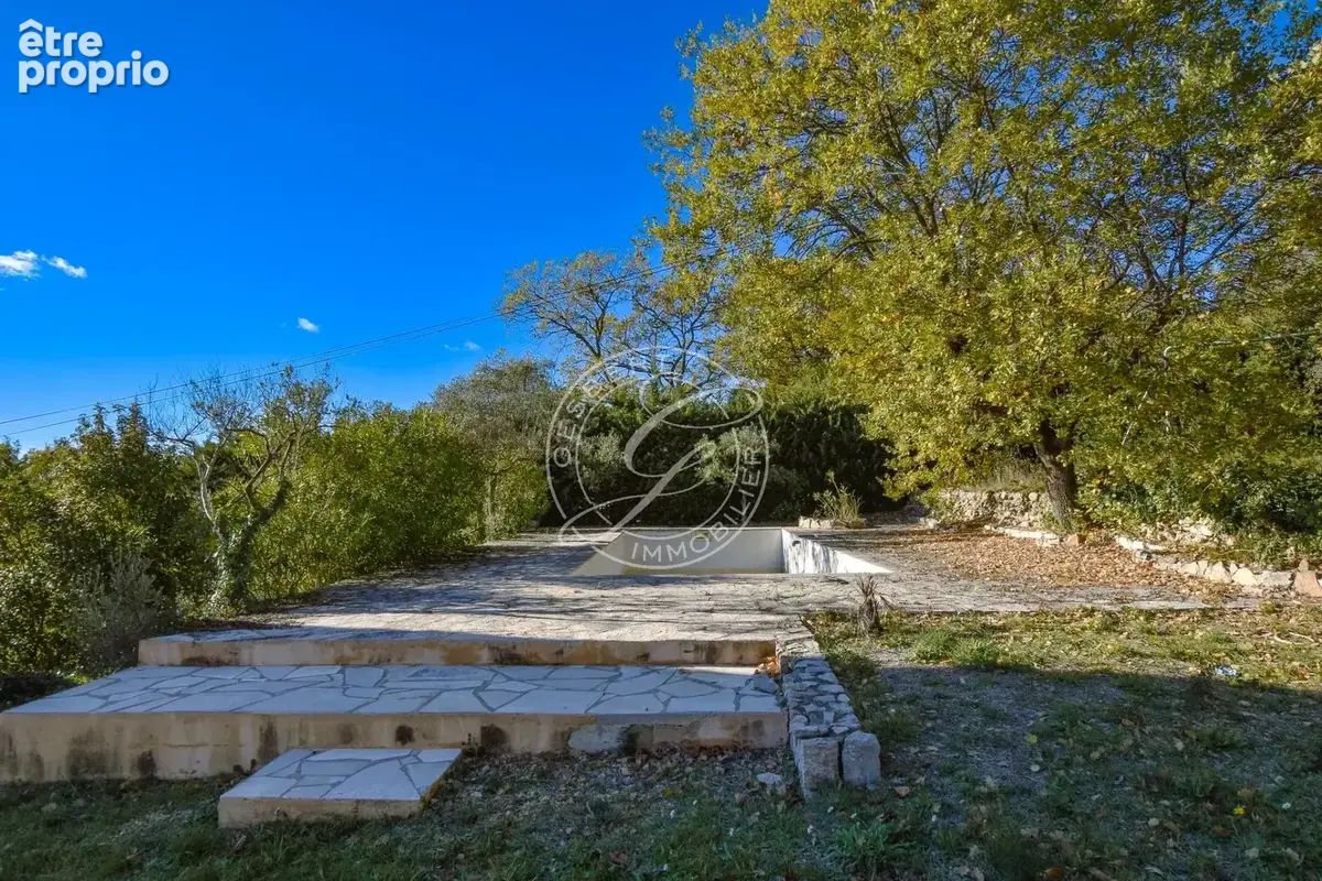 FLAYOSC - Mas Provençal avec piscine et cave, proche village - photo 15