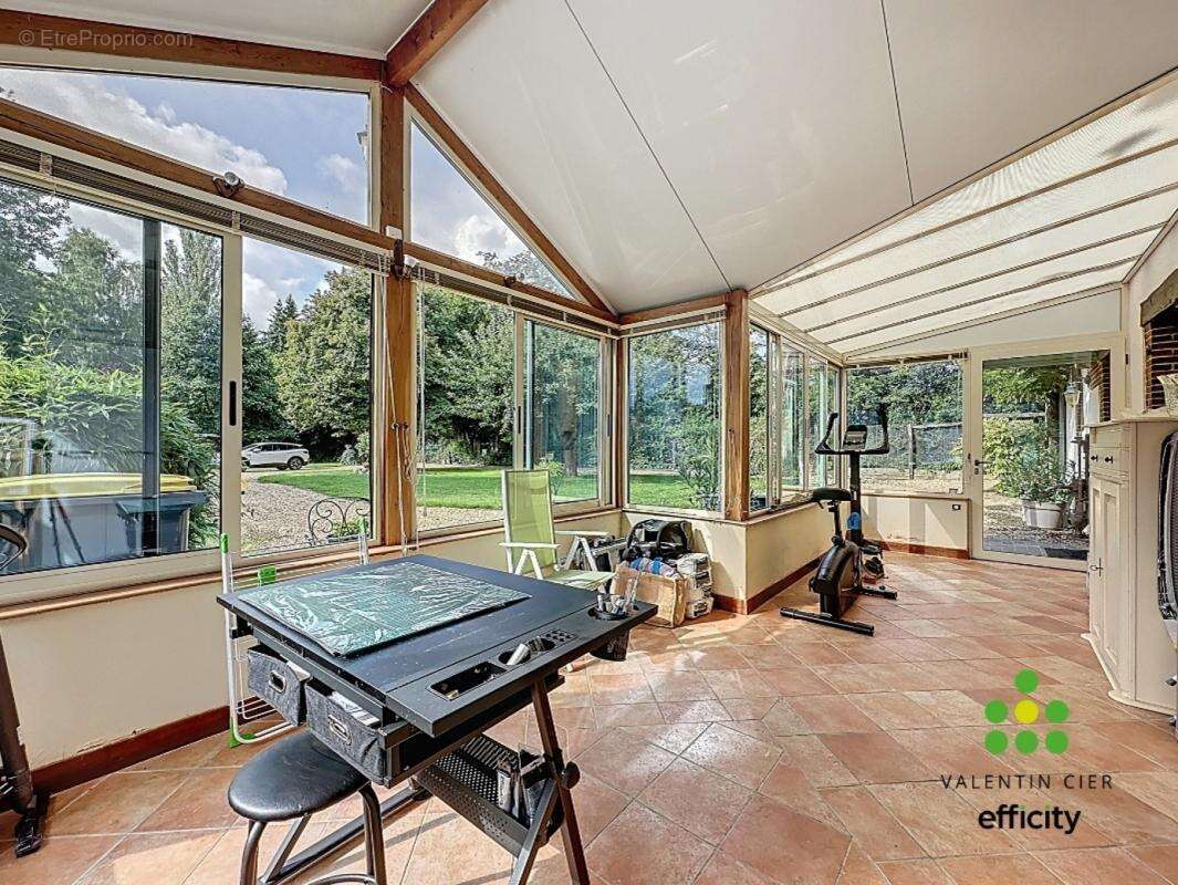 Commerce à BEAUMONT-LES-AUTELS