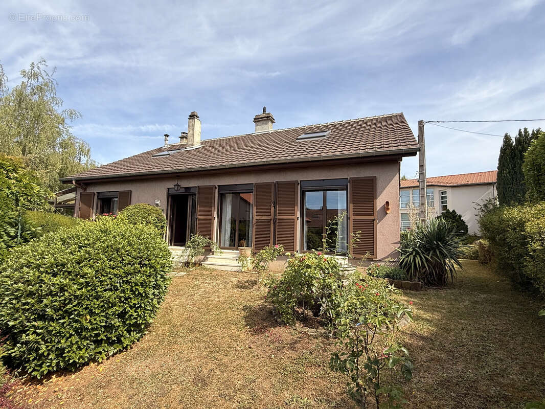 Maison à LESSY